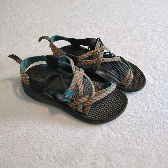 Chaco Girls Sandals Multicolor Rainbow Hiking Outdoors Water Comfort Size 3 - Picture 3 of 6